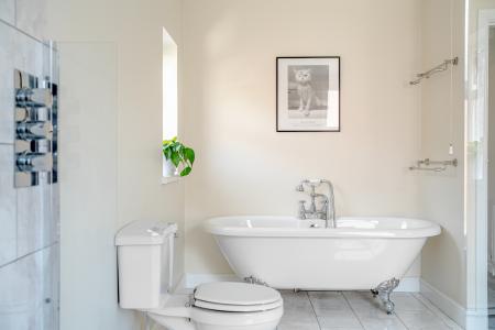 4 bedroom Terraced House for sale in Hilton Road, Potternewton, Leeds, LS8