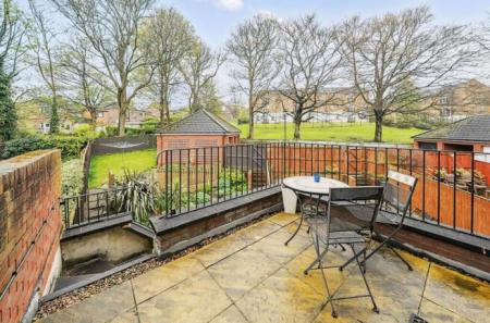 2 bedroom Duplex to let in Mansion Gate Square, Chapel Allerton, Leeds, LS7