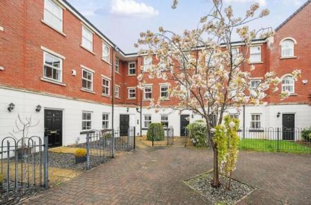 2 bedroom Duplex to let in Mansion Gate Square, Chapel Allerton, Leeds, LS7