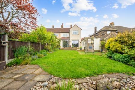 3 bedroom Semi-detached house for sale in Moor Grange View, Leeds, LS16