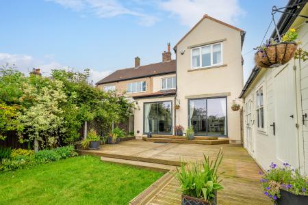 3 bedroom Semi-detached house for sale in Moor Grange View, Leeds, LS16