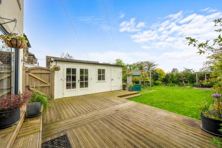 3 bedroom Semi-detached house for sale in Moor Grange View, Leeds, LS16