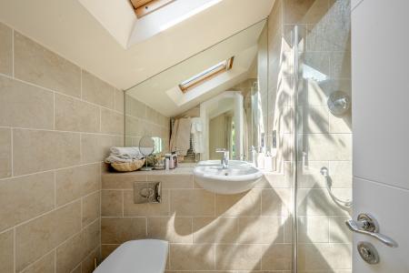 2 bedroom Flat for sale in The Hall, Allerton Hill, Chapel Allerton, Leeds, LS7