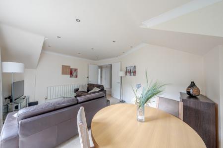 2 bedroom Flat for sale in The Hall, Allerton Hill, Chapel Allerton, Leeds, LS7