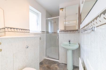 4 bedroom Detached house to let in Belvedere Court, Alwoodley, Leeds, LS17
