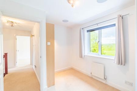 4 bedroom Detached house to let in Belvedere Court, Alwoodley, Leeds, LS17