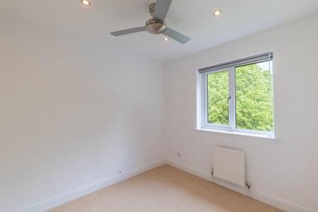 4 bedroom Detached house to let in Belvedere Court, Alwoodley, Leeds, LS17