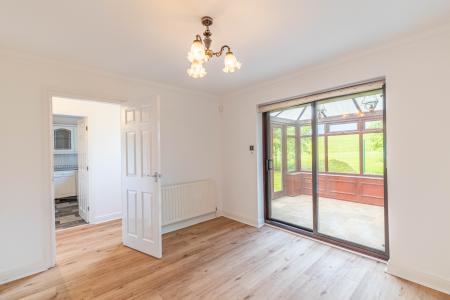 4 bedroom Detached house to let in Belvedere Court, Alwoodley, Leeds, LS17