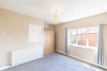 2 bedroom Town house for sale in Haigh Terrace, Rothwell, Leeds, LS26