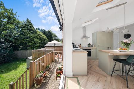 3 bedroom Semi-detached house for sale in Stainburn Crescent, Moor Allerton, Leeds, LS17