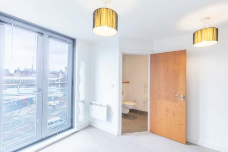 2 bedroom Flat to let in Skyline Apartment, Leeds, LS9