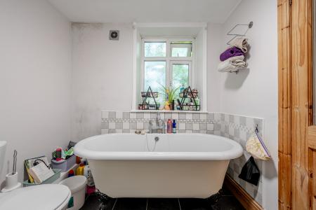1 bedroom Terraced House for sale in Ingle Row, Chapel Allerton, Leeds, LS7