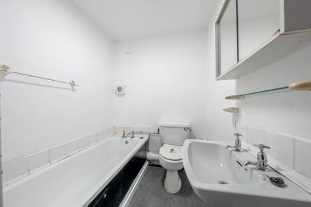 1 bedroom Flat for sale in Gledhow Wood Close, Gledhow, Leeds, LS8