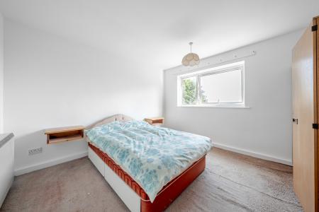 1 bedroom Flat for sale in Gledhow Wood Close, Gledhow, Leeds, LS8