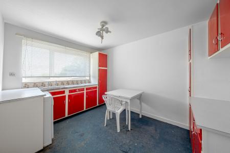 1 bedroom Flat for sale in Gledhow Wood Close, Gledhow, Leeds, LS8
