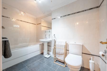 2 bedroom Flat for sale in Pasture Lane, Chapel Allerton, Leeds, LS7