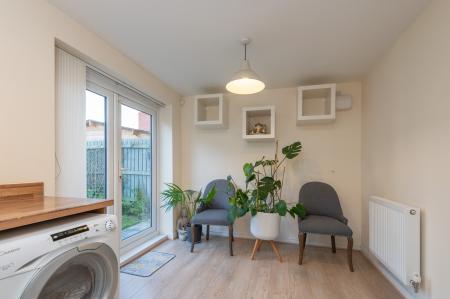 3 bedroom Town house to let in Barrowby Close, Garforth, Leeds, LS25