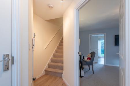 3 bedroom Town house to let in Barrowby Close, Garforth, Leeds, LS25