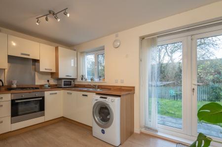 3 bedroom Town house to let in Barrowby Close, Garforth, Leeds, LS25