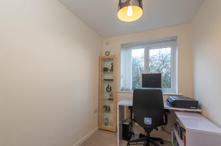 3 bedroom Town house to let in Barrowby Close, Garforth, Leeds, LS25