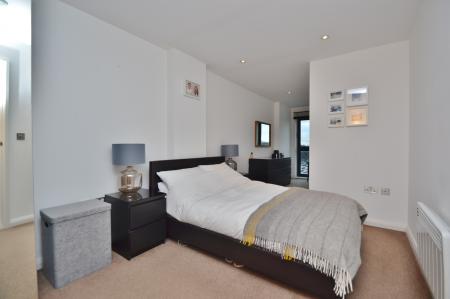 2 bedroom Flat to let in One Brewery Wharf, Waterloo Street, Leeds, LS10