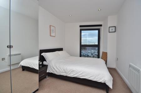 2 bedroom Flat to let in One Brewery Wharf, Waterloo Street, Leeds, LS10