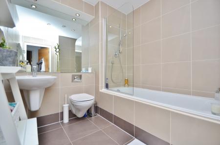 2 bedroom Flat to let in One Brewery Wharf, Waterloo Street, Leeds, LS10