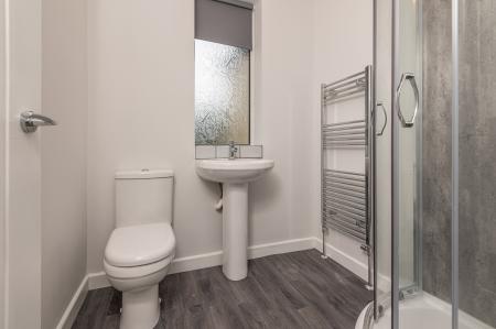 2 bedroom Bungalow to let in Alandale Crescent, Garforth, Leeds, LS25