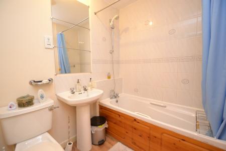 2 bedroom Flat to let in Dene House Court, Leicester Place, Leeds, LS2