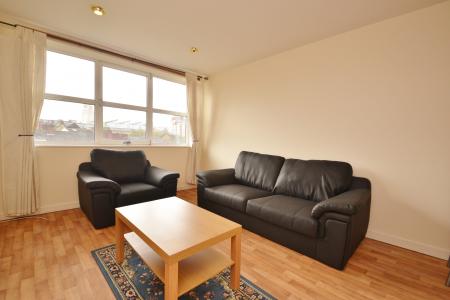 2 bedroom Flat to let in Dene House Court, Leicester Place, Leeds, LS2