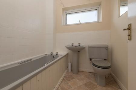 3 bedroom Semi-detached house to let in Turnberry Rise, Alwoodley, Leeds, LS17