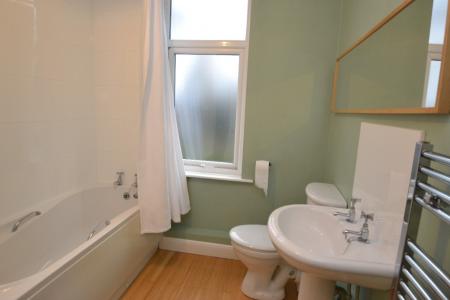 2 bedroom Terraced House to let in Vicarage View, Kirkstall, Leeds, LS5