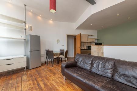 2 bedroom Flat to let in Byron Street, Leeds, LS2