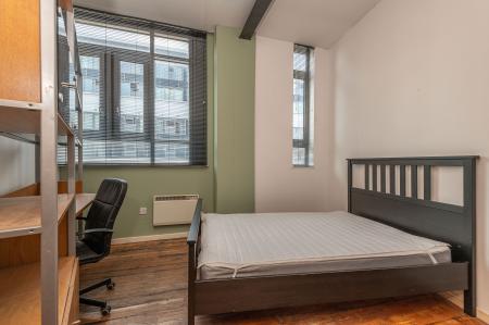 2 bedroom Flat to let in Byron Street, Leeds, LS2