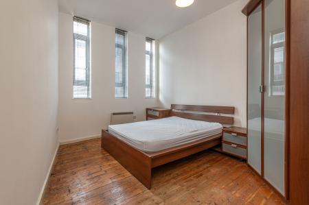 2 bedroom Flat to let in Byron Street, Leeds, LS2
