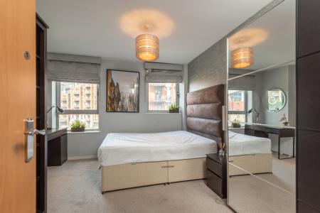 2 bedroom Flat for sale in Faroe, City Island, Gotts Road, Leeds, LS12