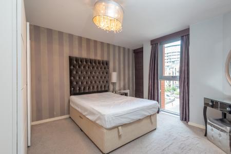 2 bedroom Flat for sale in Faroe, City Island, Gotts Road, Leeds, LS12