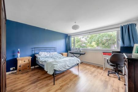 2 bedroom End of terrace house for sale in Gledhow Lane, Chapel Allerton, Leeds, LS7