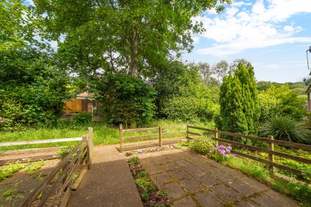 2 bedroom End of terrace house for sale in Gledhow Lane, Chapel Allerton, Leeds, LS7