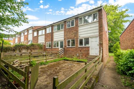 2 bedroom End of terrace house for sale in Gledhow Lane, Chapel Allerton, Leeds, LS7