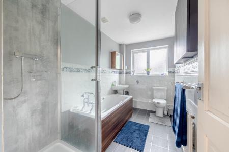 2 bedroom End of terrace house for sale in Gledhow Lane, Chapel Allerton, Leeds, LS7