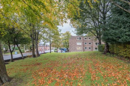2 bedroom Flat to let in Wensleydale Court, Stainbeck Lane, Chapel Allerton, Leeds, LS7