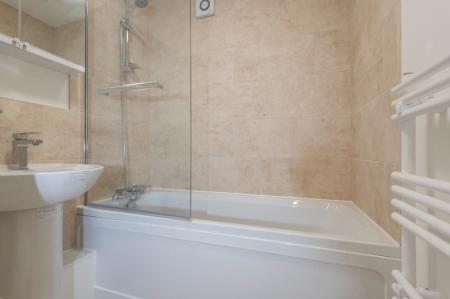 2 bedroom Flat to let in Wensleydale Court, Stainbeck Lane, Chapel Allerton, Leeds, LS7