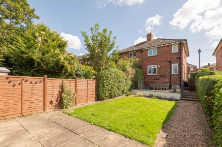 2 bedroom Semi-detached house to let in Miles Hill Terrace, Leeds, LS7