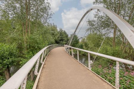 2 bedroom Flat to let in Whitehall Waterfront, 2 Riverside Way, Leeds, LS1