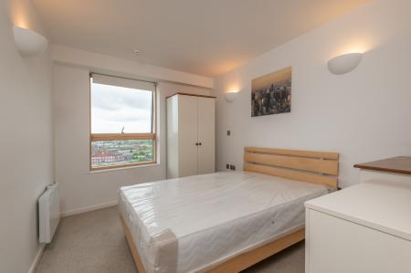 2 bedroom Flat to let in Whitehall Waterfront, 2 Riverside Way, Leeds, LS1