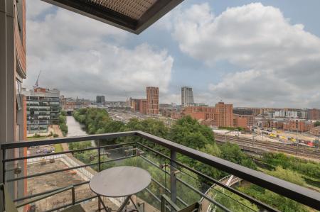 2 bedroom Flat to let in Whitehall Waterfront, 2 Riverside Way, Leeds, LS1