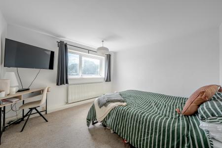 1 bedroom Flat for sale in Gledhow Wood Close, Gledhow, Leeds, LS8