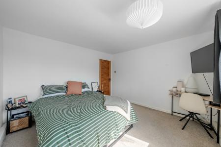 1 bedroom Flat for sale in Gledhow Wood Close, Gledhow, Leeds, LS8