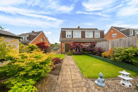 3 bedroom Semi-detached house for sale in Highwood Avenue, Moortown, Leeds, LS17